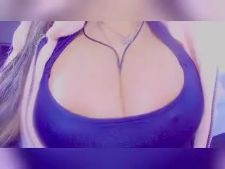 Xlovecam Watch Live Sex Cams of MissGilliSquirty