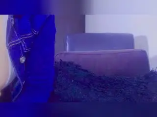 Xlovecam Sex Chat of MissGilliSquirty