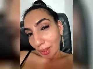Xlovecam Adult Video Chat of BrunetteBabe69