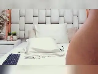 Xlovecam Live Porn of KendraMiler