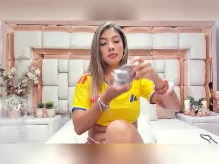 Xlovecam Sex Cam of KendraMiler