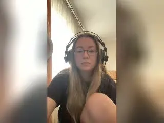Xlovecam Sex Chat of Meeranda