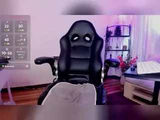 Xlovecam Sex Cam of KarolElegance