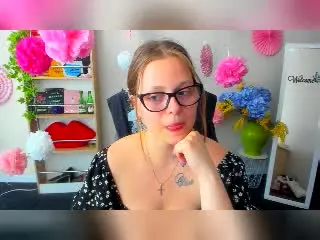 Xlovecam Live Sex of KarKutie