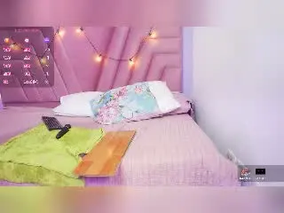 Xlovecam Sex Cam of SkinnySamantha