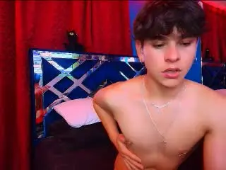 Xlovecam Live Sex Cam of LukeHowlandy