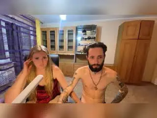 Xlovecam Live Sex of MikeAndAnna
