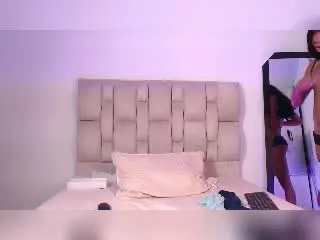 Xlovecam Live Sex of EsmeraldaRoe