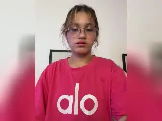 Xlovecam Free Live Porn of ElodieGardner