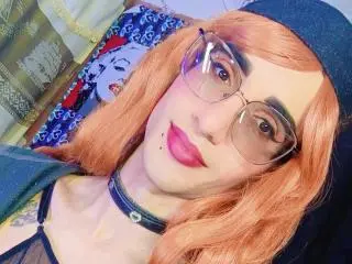 Xlovecam Free Live Porn of KrissiriWat