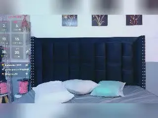 Xlovecam Free Live Porn of Shaaron