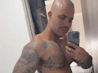 Xlovecam Watch Live Sex Cams of MedellynDark