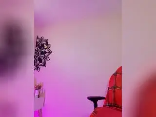 Xlovecam Watch Live Sex Cams of CurlyBlossom