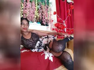 Xlovecam Nude Webcam of PerlaLouisa