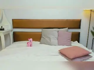Xlovecam Live Porn of MissYvie