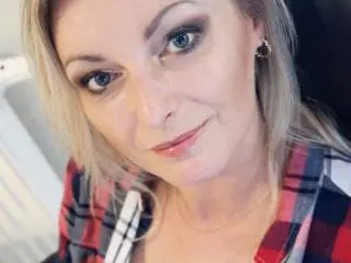Xlovecam Watch Live Sex Cams of XLovelyVanessa