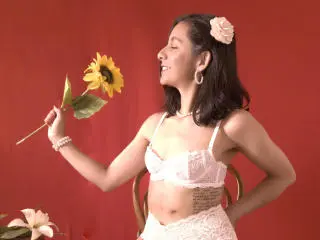 Xlovecam Watch Live Sex Cams of MiaAmoree